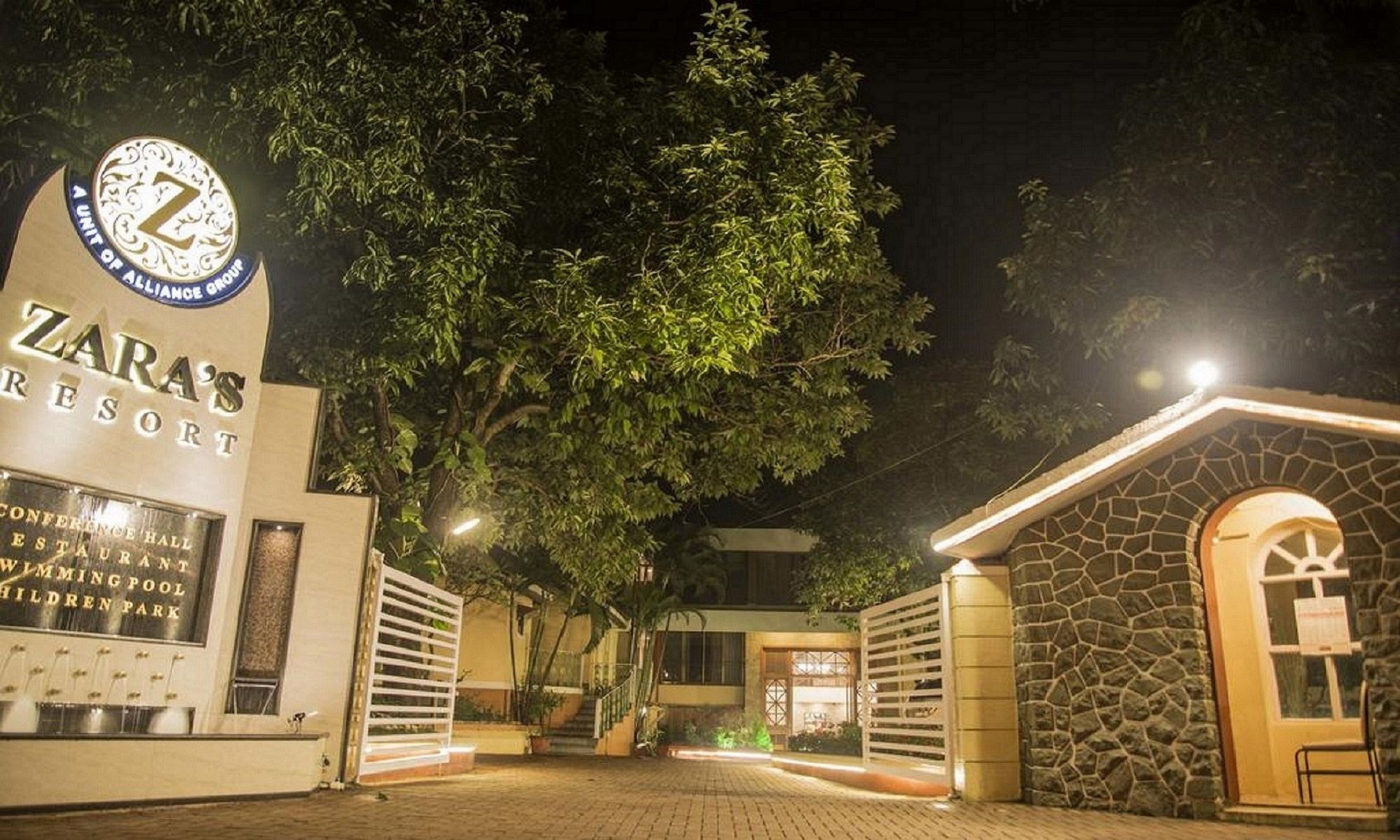 Zaras Resort Lonavala Exteriör bild